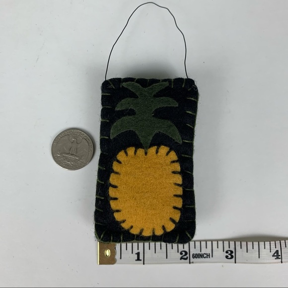 Hand stitched felt stuffed Pineapple on wire hang - Picture 7 of 11